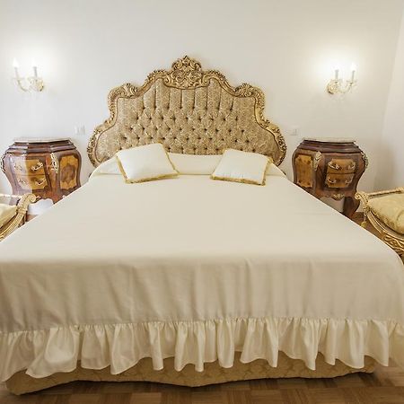 Suite Sarandrea Rome Bilik gambar