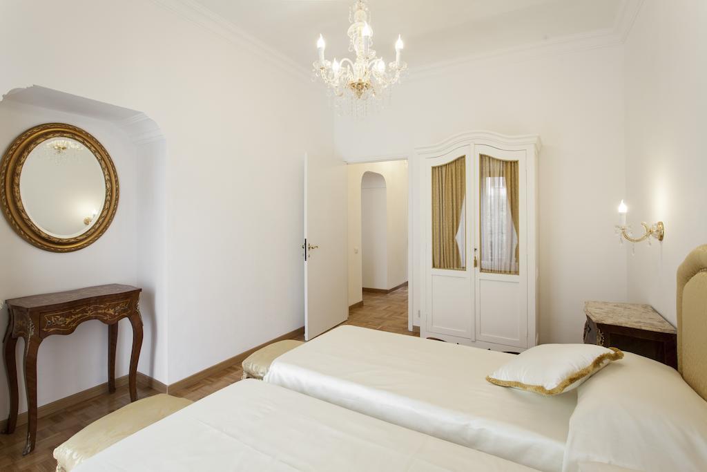 Suite Sarandrea Rome Bilik gambar