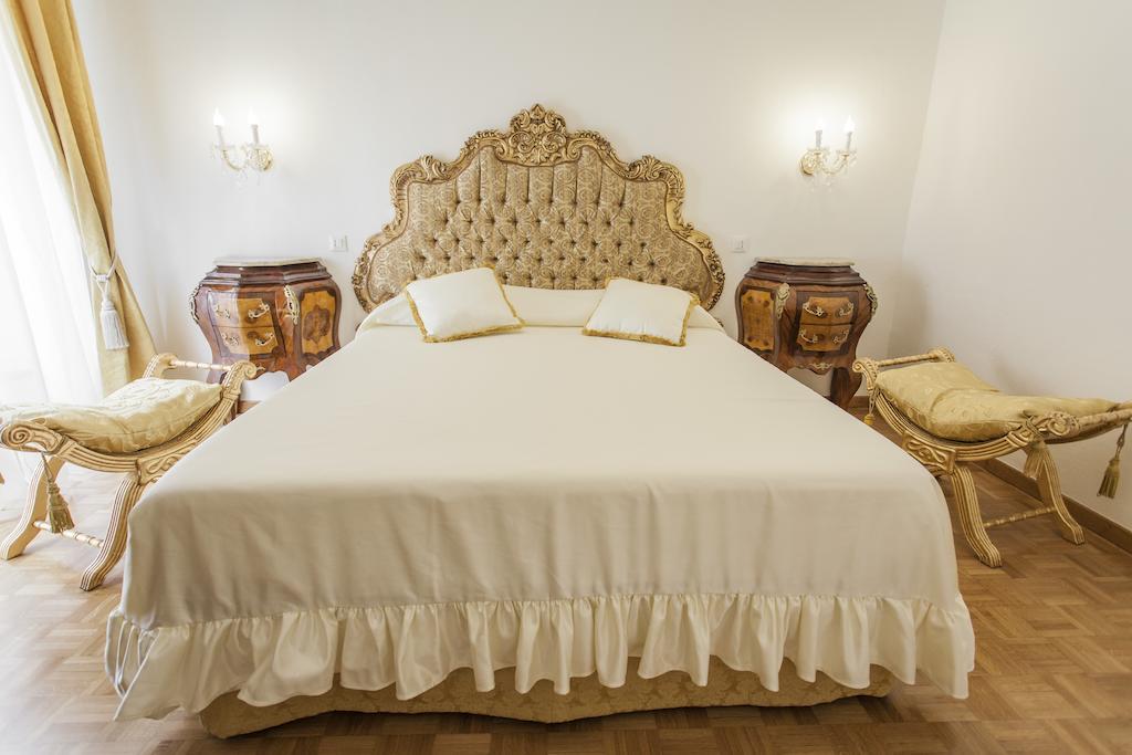 Suite Sarandrea Rome Bilik gambar